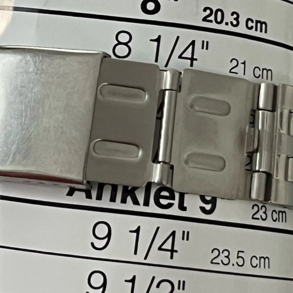 Wenger Men’s Watch Large White Dial Stainless Steel Bracelet Date Window 24 Hour